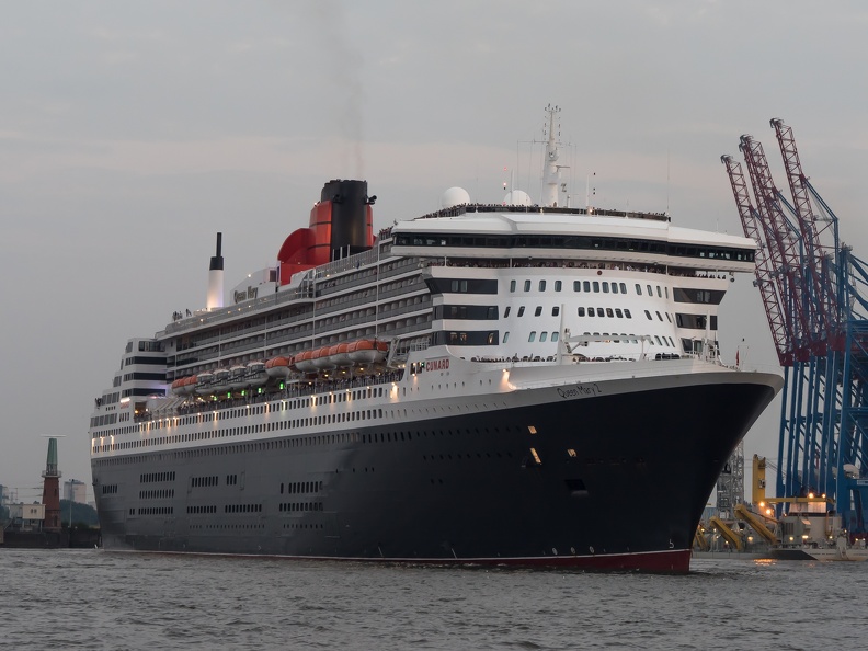 queen mary 2 170829