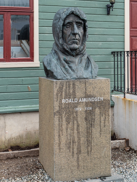 amundsen-büste_230924.jpg