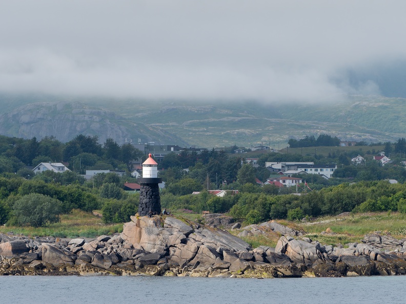 Auf Tenderposition vor Leknes (Lofoten)
